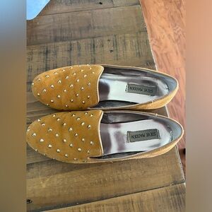 Steven Madden Gold Studded Mustard Flats size 7